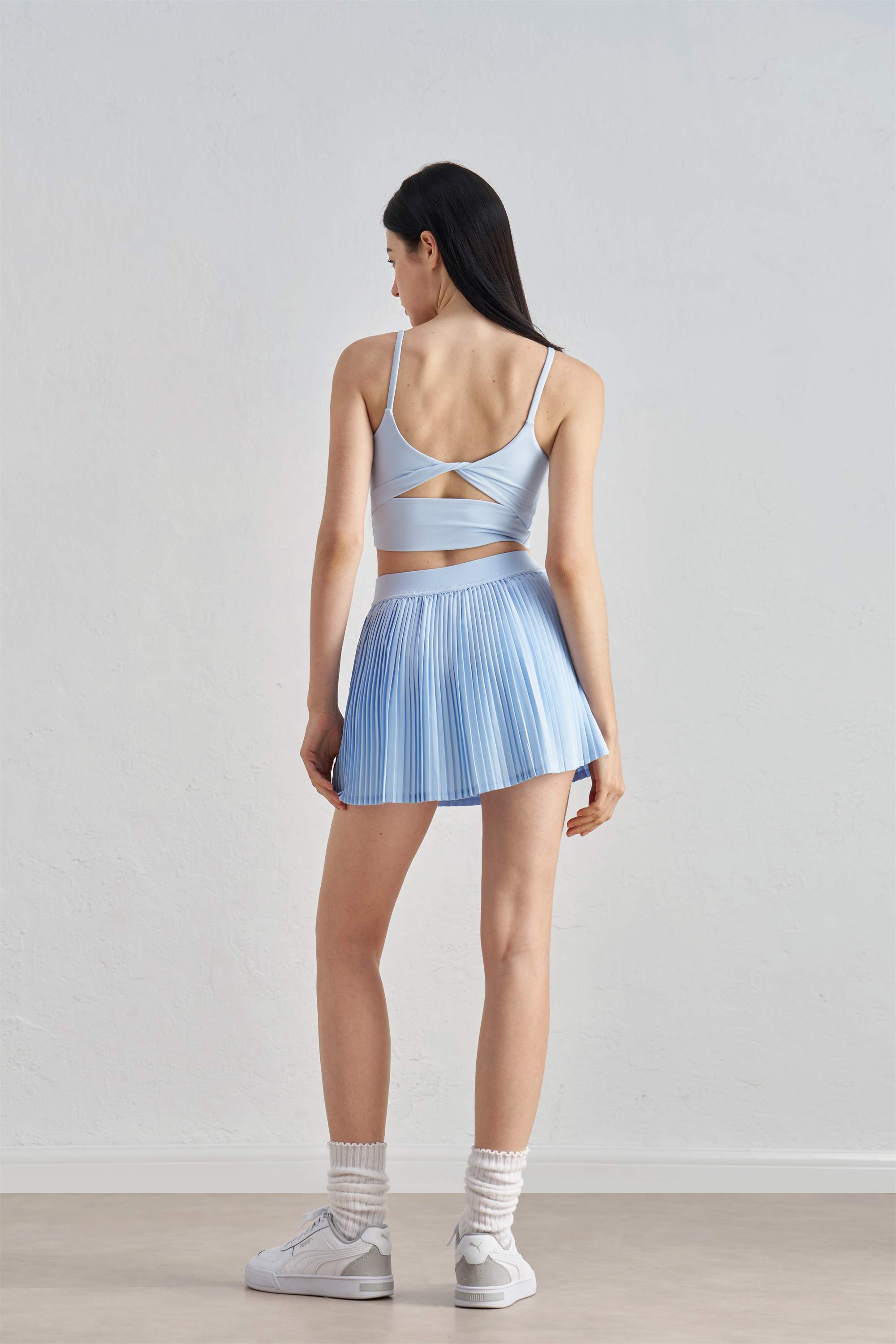 Twist-Back Strappy Sports Bra