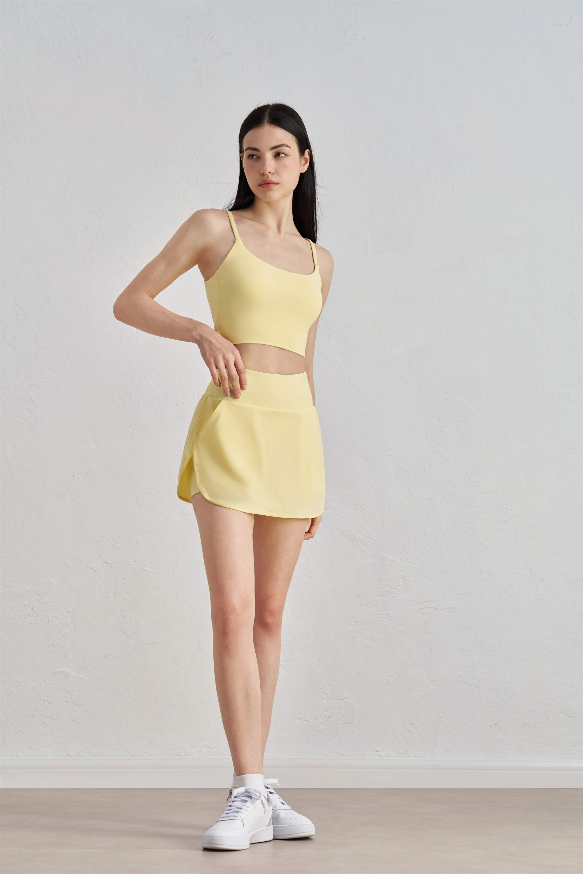 Twist-Back Strappy Sports Bra