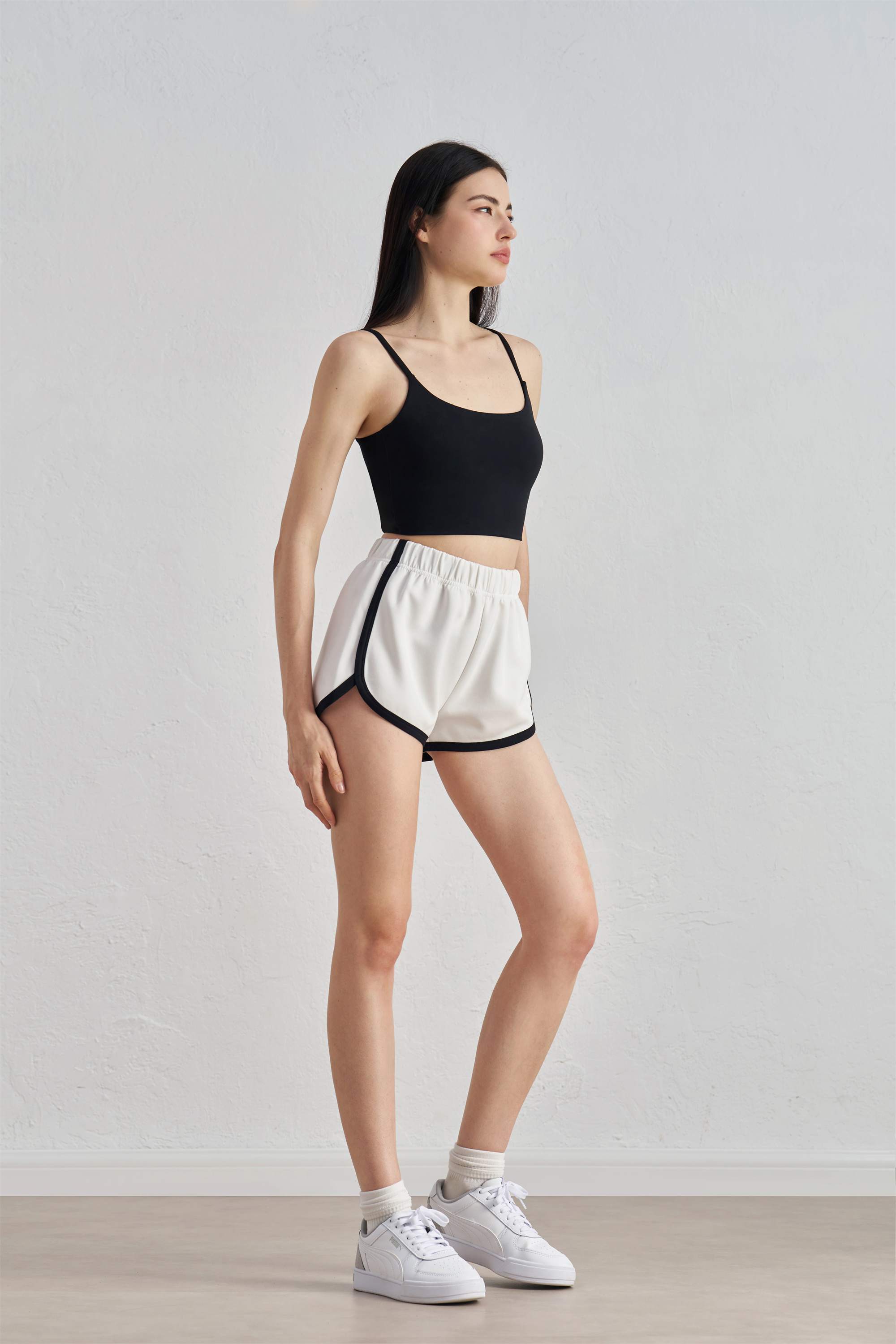 Twist-Back Strappy Sports Bra