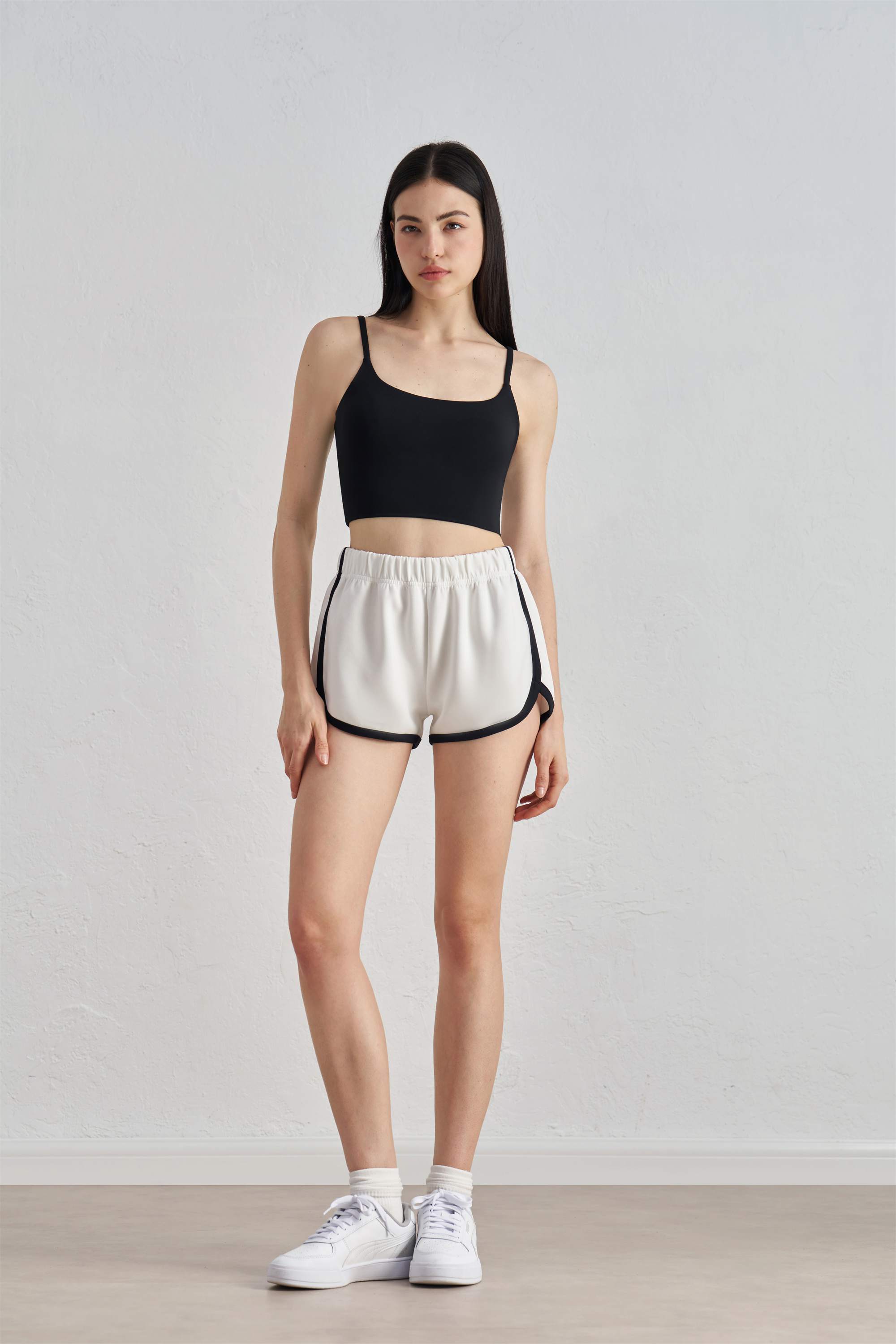 Twist-Back Strappy Sports Bra