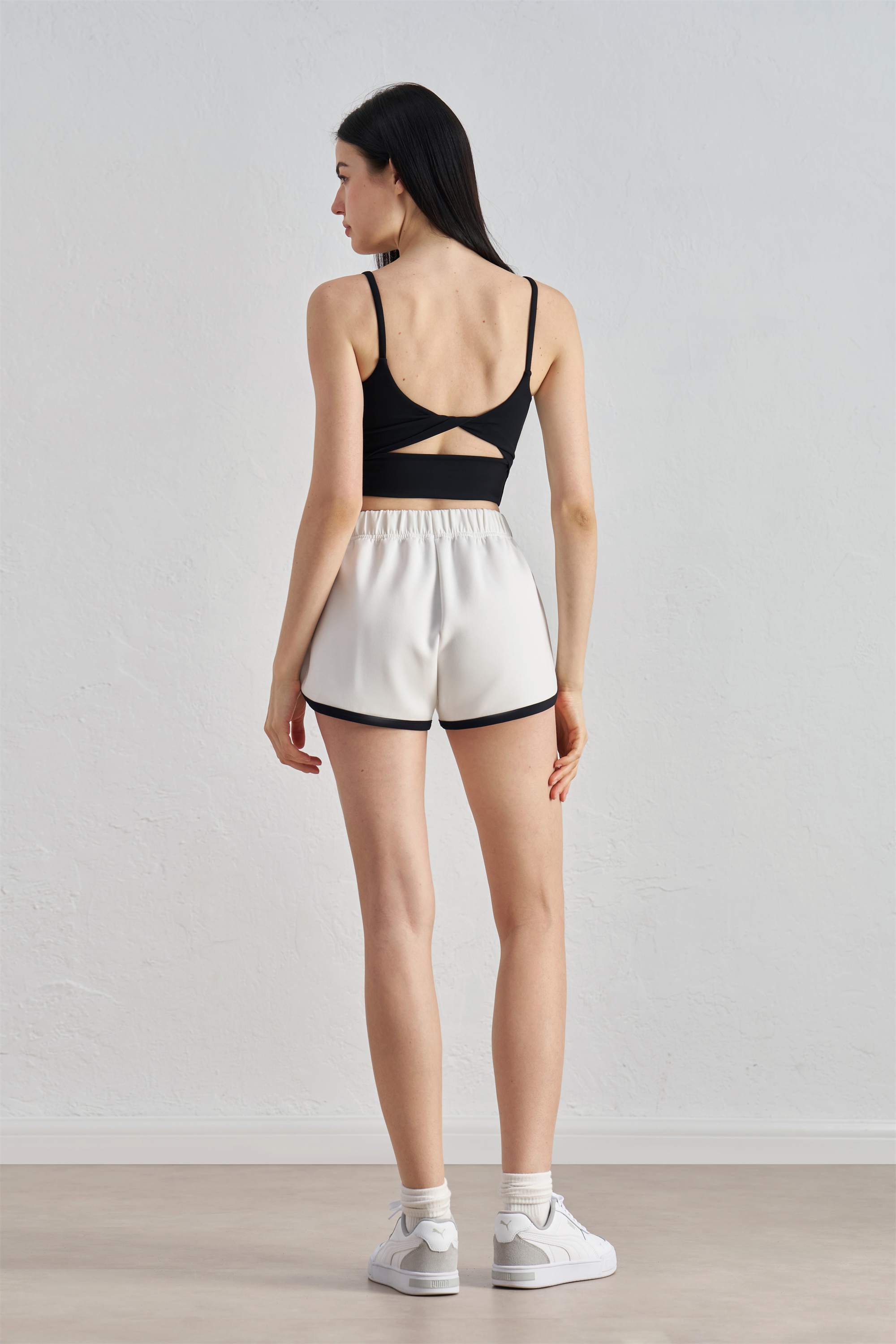 Twist-Back Strappy Sports Bra